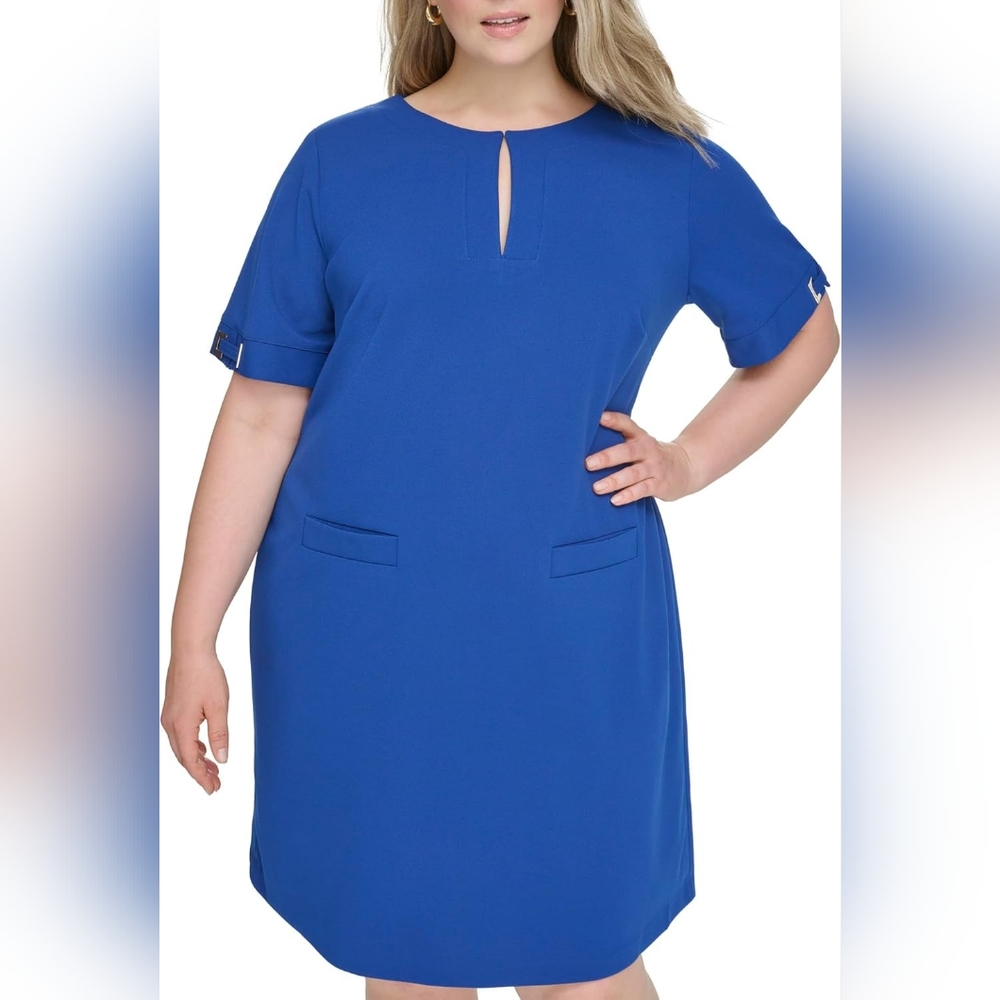 Women's Clothing (742)